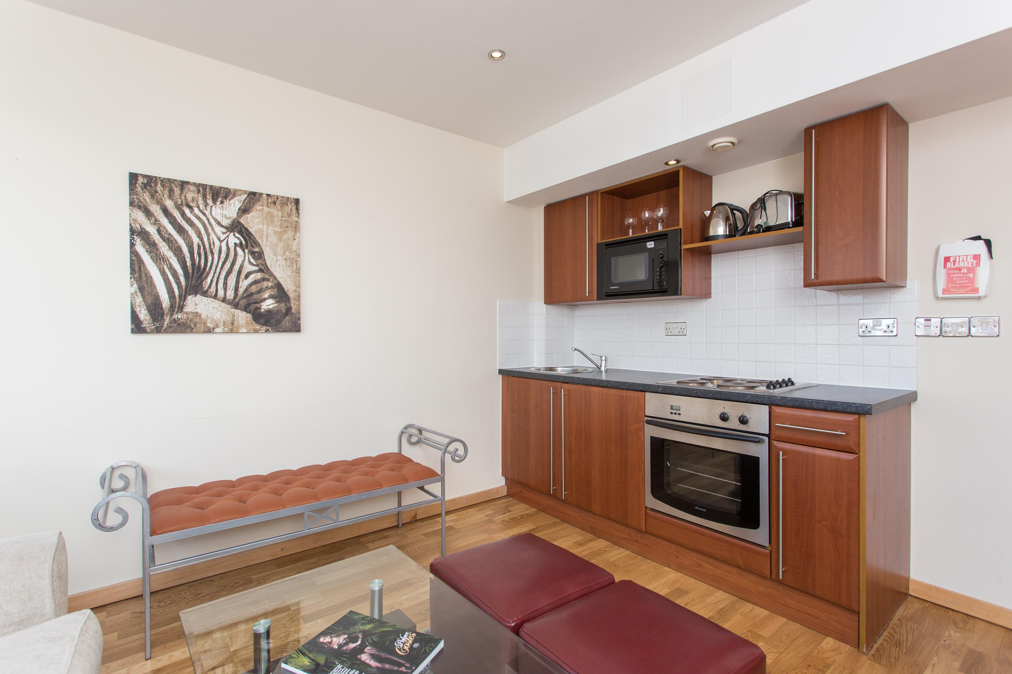 Roland House Aparthotel Лондон Екстериор снимка