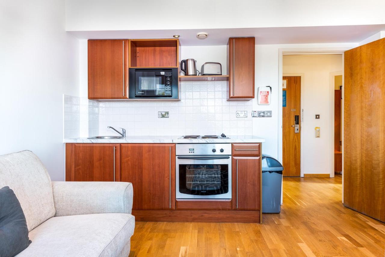 Roland House Aparthotel Лондон Екстериор снимка