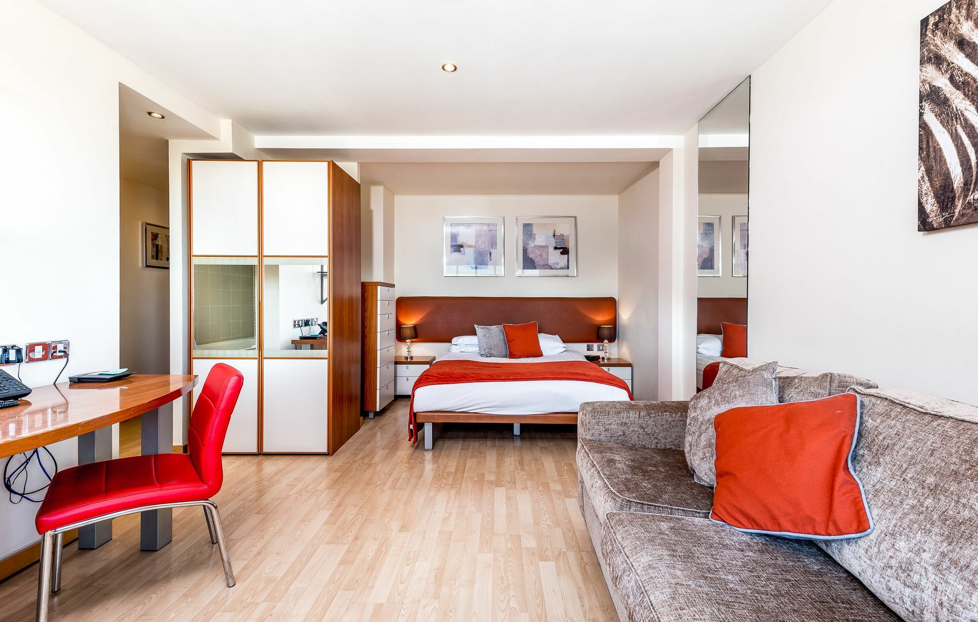 Roland House Aparthotel Лондон Екстериор снимка