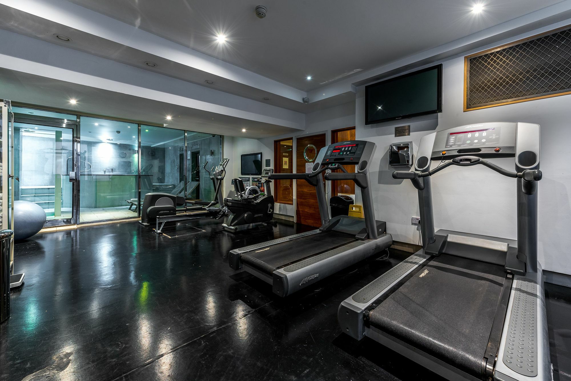 Roland House Aparthotel Лондон Екстериор снимка